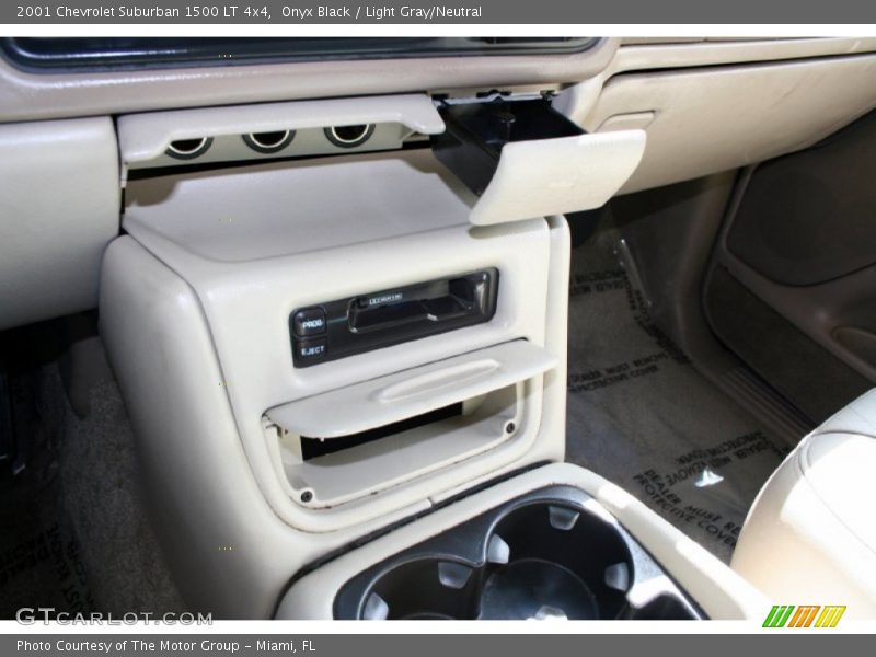Onyx Black / Light Gray/Neutral 2001 Chevrolet Suburban 1500 LT 4x4