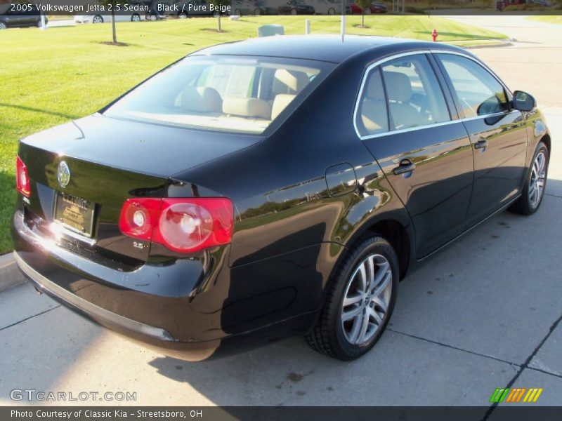 Black / Pure Beige 2005 Volkswagen Jetta 2.5 Sedan