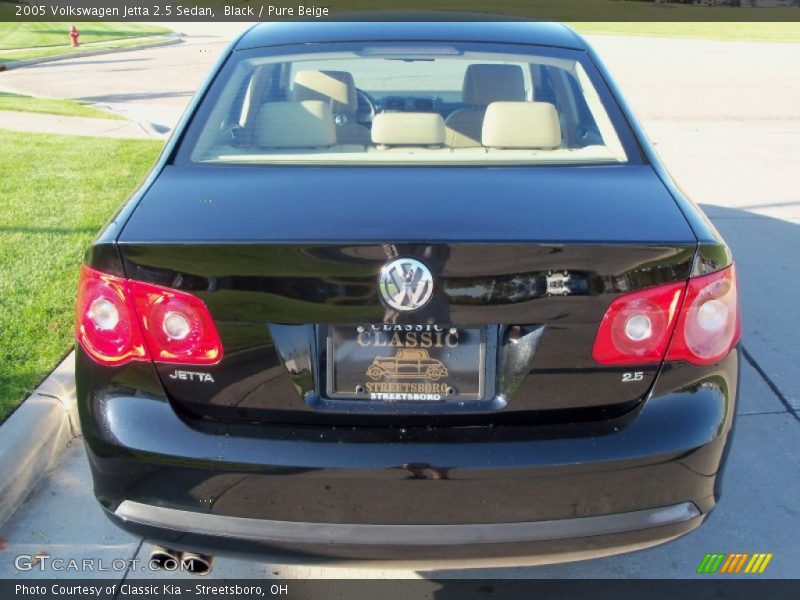 Black / Pure Beige 2005 Volkswagen Jetta 2.5 Sedan