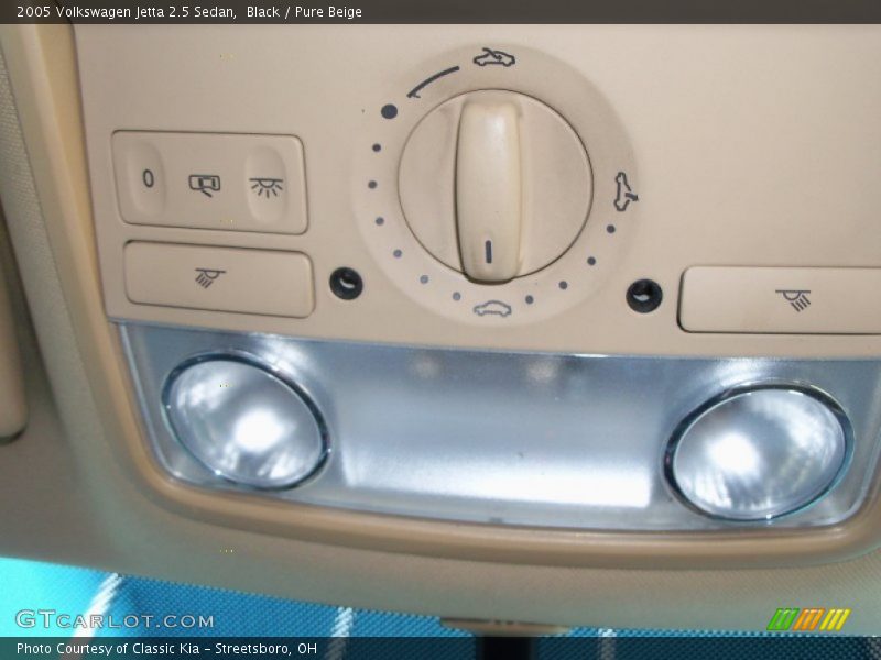 Black / Pure Beige 2005 Volkswagen Jetta 2.5 Sedan