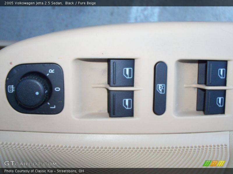 Black / Pure Beige 2005 Volkswagen Jetta 2.5 Sedan