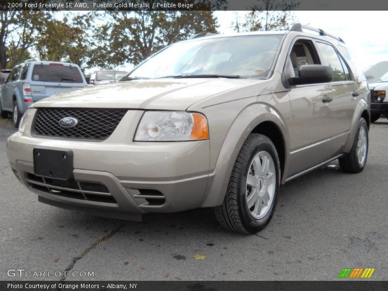 Front 3/4 View of 2006 Freestyle SE AWD