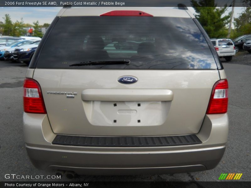  2006 Freestyle SE AWD Pueblo Gold Metallic