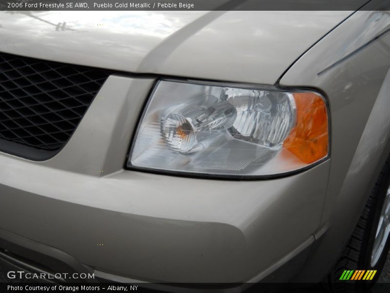 Pueblo Gold Metallic / Pebble Beige 2006 Ford Freestyle SE AWD