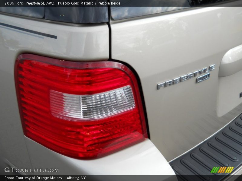 Pueblo Gold Metallic / Pebble Beige 2006 Ford Freestyle SE AWD