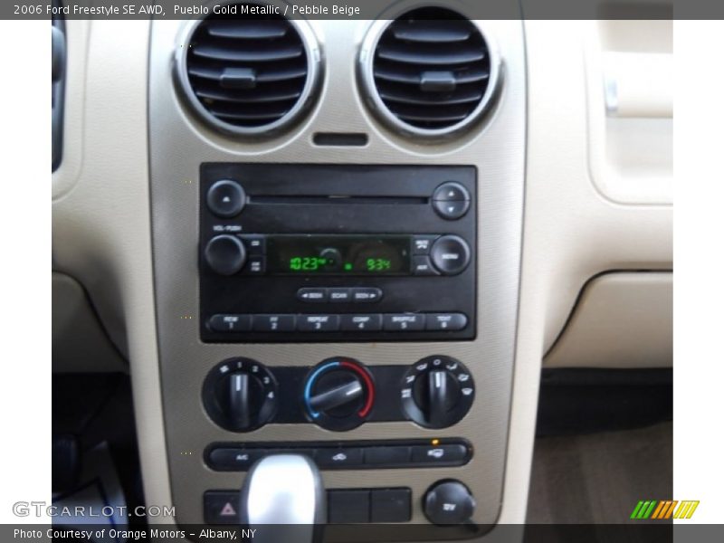 Pueblo Gold Metallic / Pebble Beige 2006 Ford Freestyle SE AWD