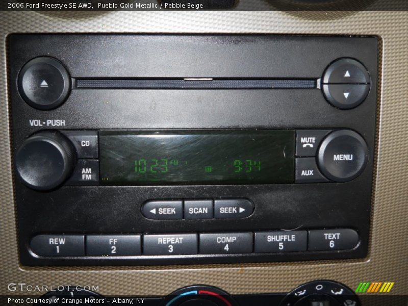 Audio System of 2006 Freestyle SE AWD