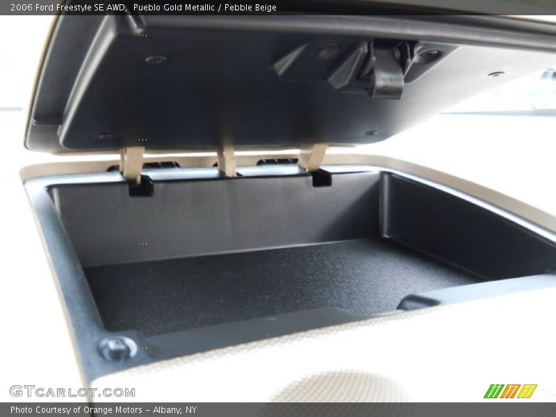 Pueblo Gold Metallic / Pebble Beige 2006 Ford Freestyle SE AWD