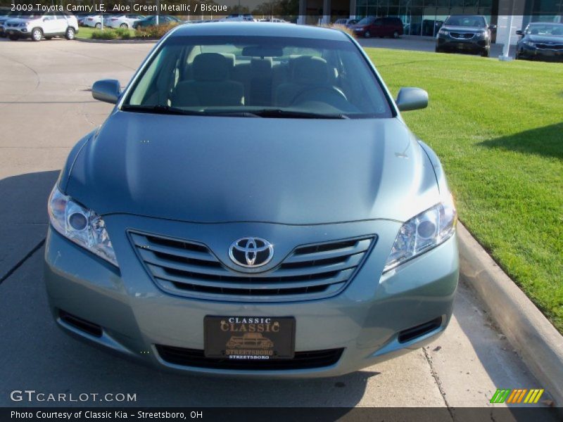Aloe Green Metallic / Bisque 2009 Toyota Camry LE