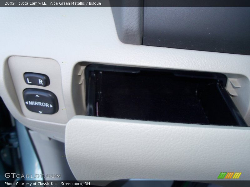 Aloe Green Metallic / Bisque 2009 Toyota Camry LE