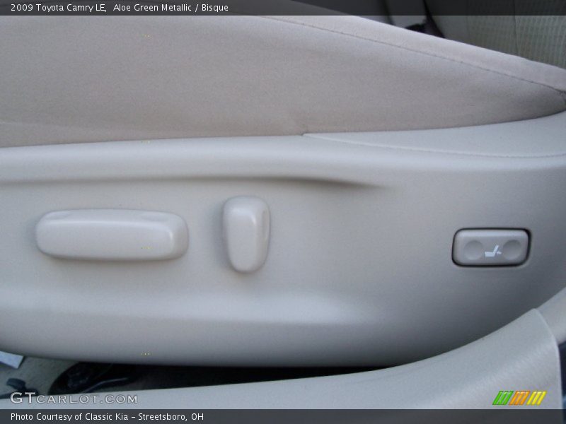 Aloe Green Metallic / Bisque 2009 Toyota Camry LE