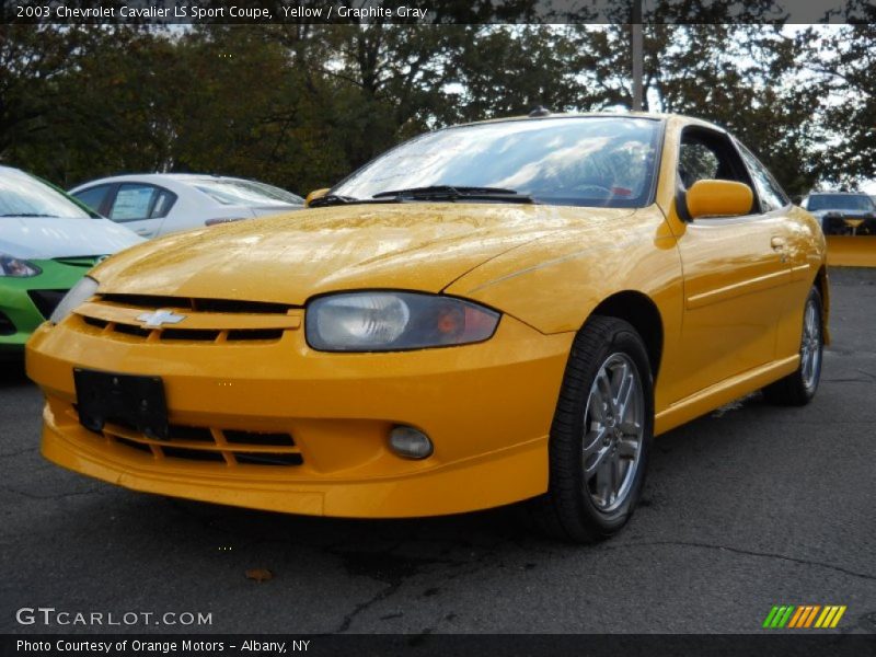 Front 3/4 View of 2003 Cavalier LS Sport Coupe