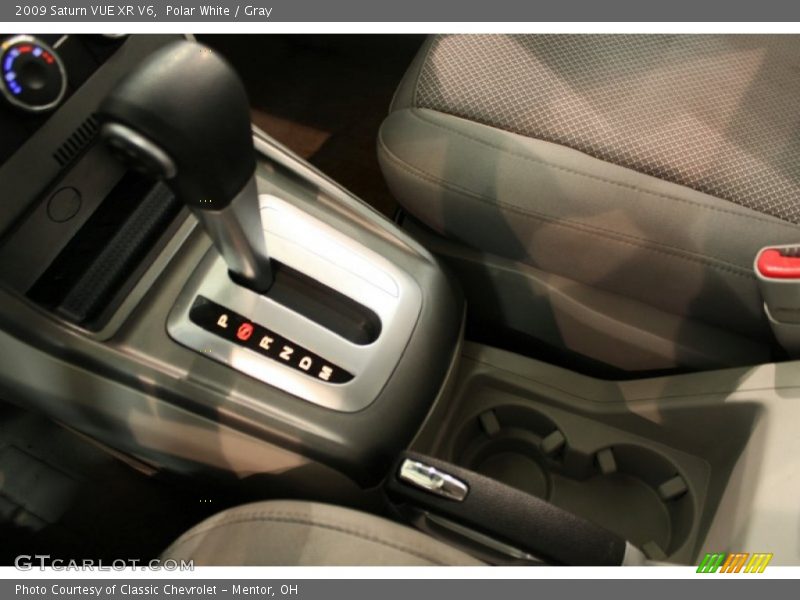 Polar White / Gray 2009 Saturn VUE XR V6