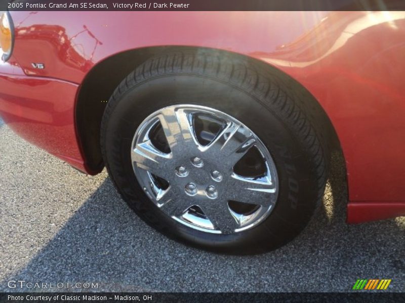 Victory Red / Dark Pewter 2005 Pontiac Grand Am SE Sedan