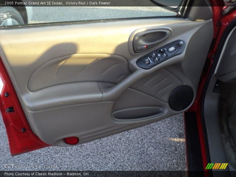 Victory Red / Dark Pewter 2005 Pontiac Grand Am SE Sedan