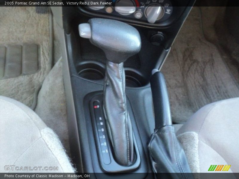 Victory Red / Dark Pewter 2005 Pontiac Grand Am SE Sedan