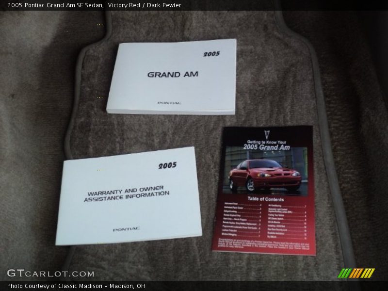 Victory Red / Dark Pewter 2005 Pontiac Grand Am SE Sedan