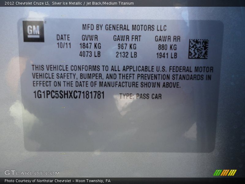 Silver Ice Metallic / Jet Black/Medium Titanium 2012 Chevrolet Cruze LS