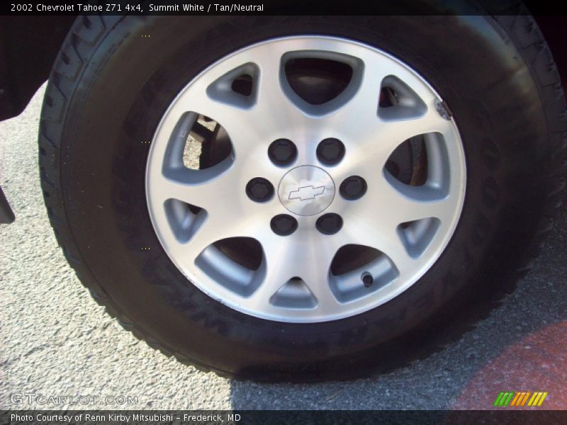 Summit White / Tan/Neutral 2002 Chevrolet Tahoe Z71 4x4