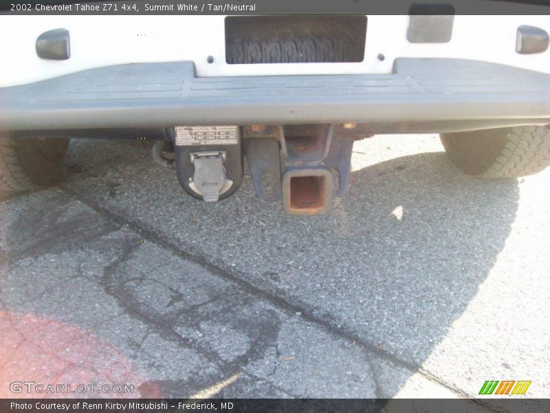 Summit White / Tan/Neutral 2002 Chevrolet Tahoe Z71 4x4