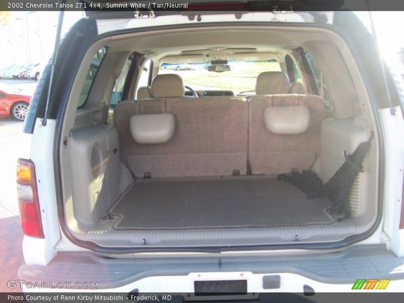 Summit White / Tan/Neutral 2002 Chevrolet Tahoe Z71 4x4
