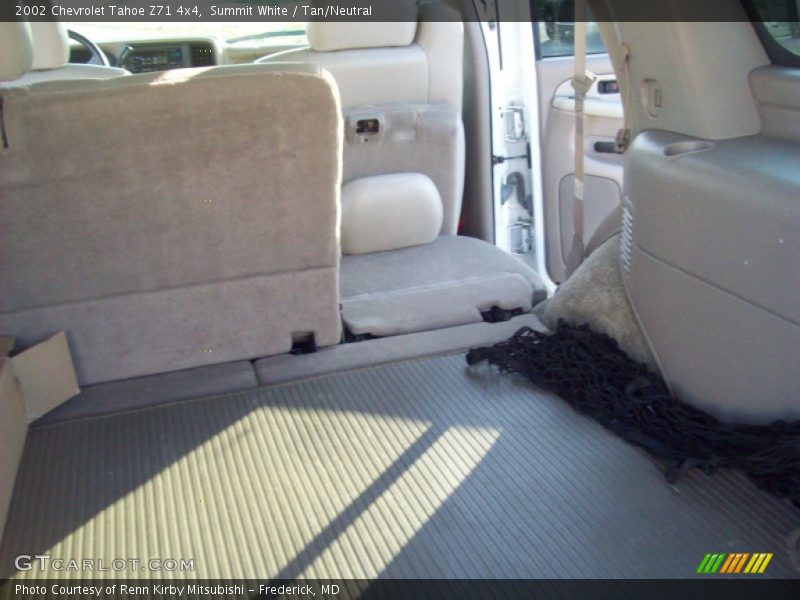 Summit White / Tan/Neutral 2002 Chevrolet Tahoe Z71 4x4