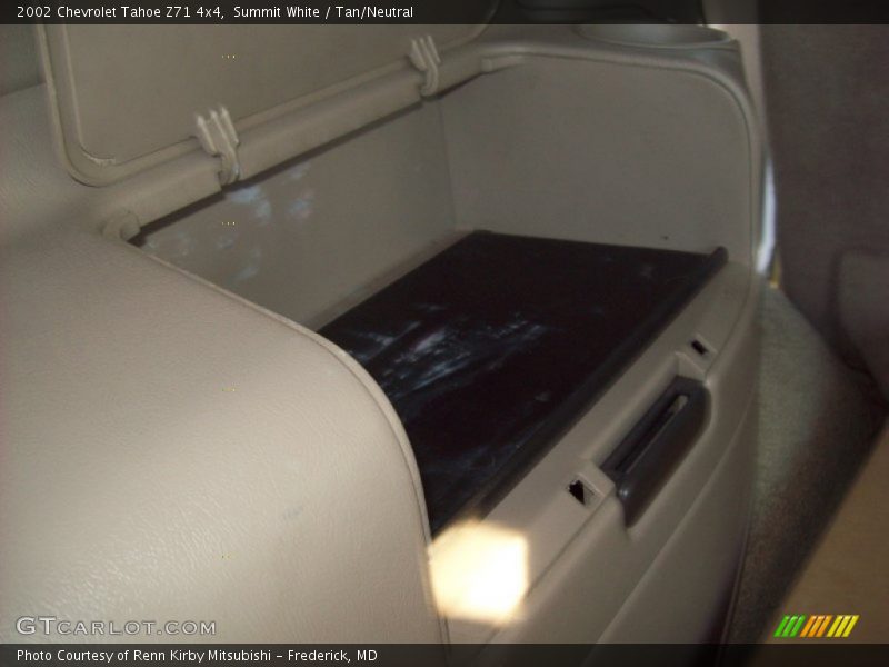 Summit White / Tan/Neutral 2002 Chevrolet Tahoe Z71 4x4