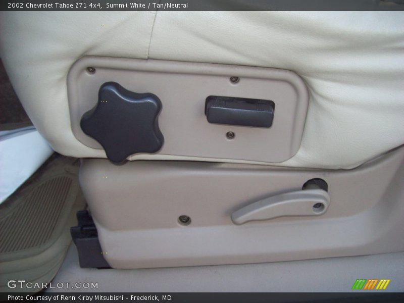 Summit White / Tan/Neutral 2002 Chevrolet Tahoe Z71 4x4