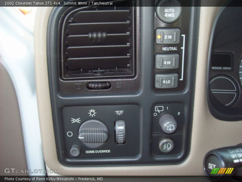 Summit White / Tan/Neutral 2002 Chevrolet Tahoe Z71 4x4
