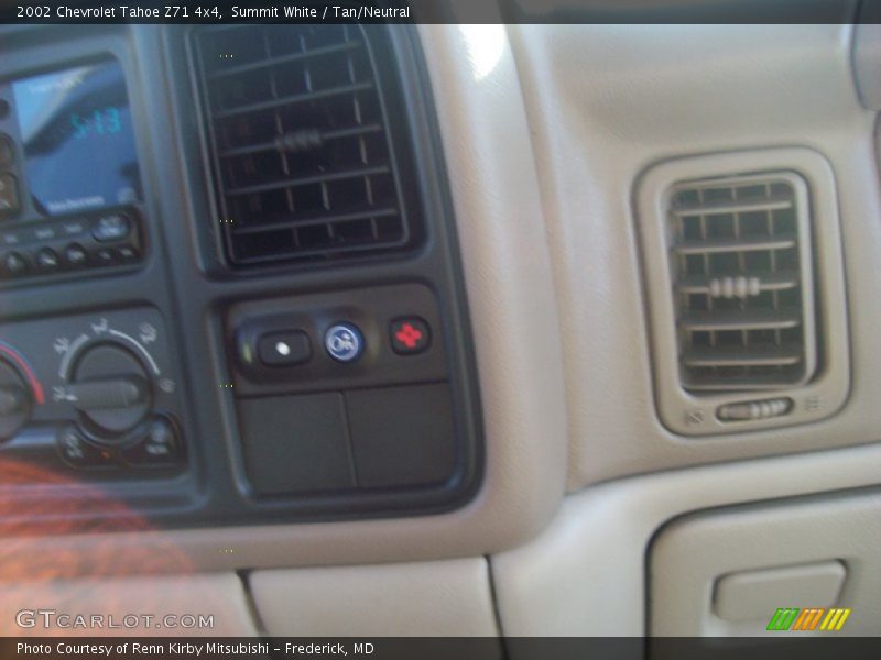 Summit White / Tan/Neutral 2002 Chevrolet Tahoe Z71 4x4
