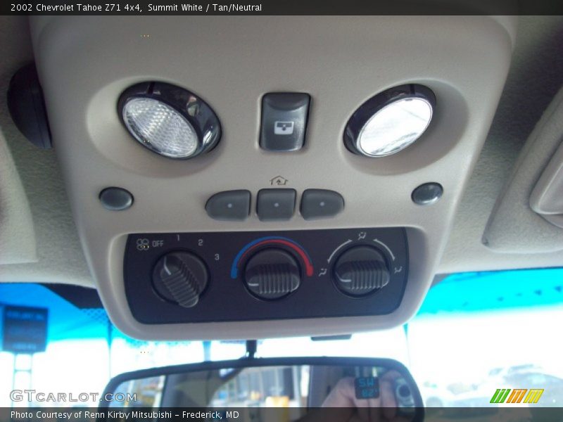 Summit White / Tan/Neutral 2002 Chevrolet Tahoe Z71 4x4