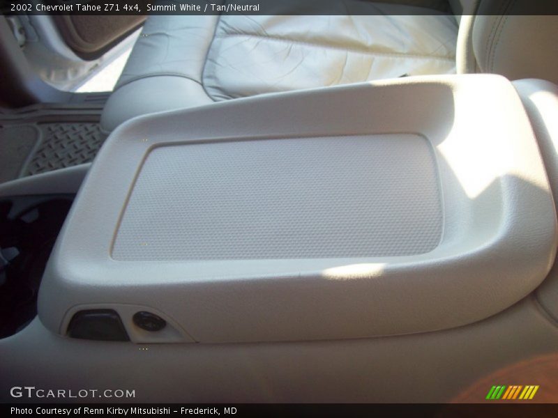 Summit White / Tan/Neutral 2002 Chevrolet Tahoe Z71 4x4