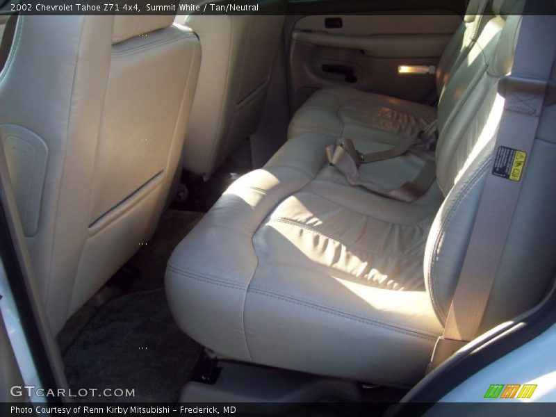Summit White / Tan/Neutral 2002 Chevrolet Tahoe Z71 4x4