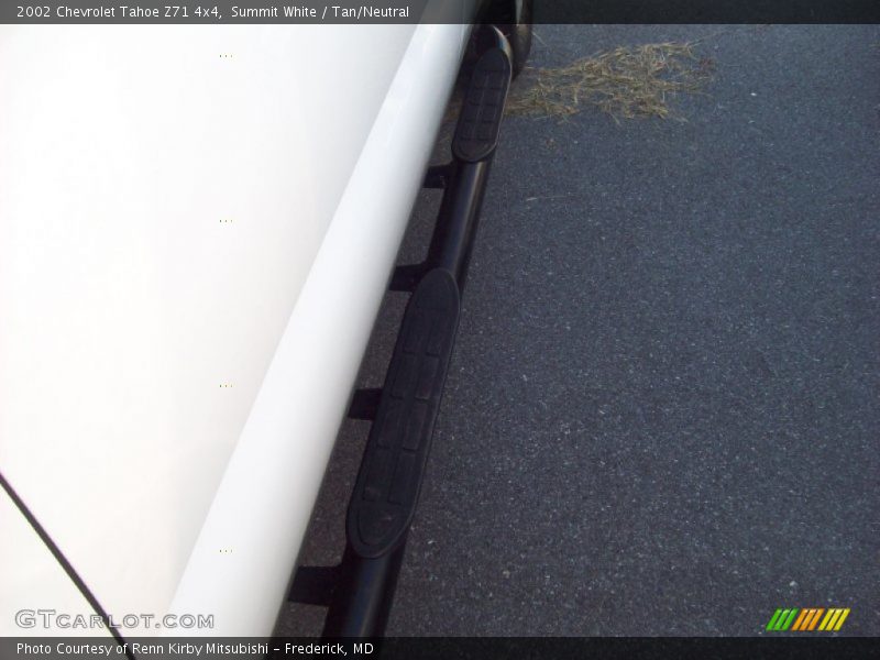 Summit White / Tan/Neutral 2002 Chevrolet Tahoe Z71 4x4