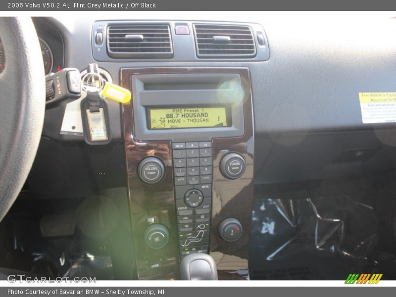 Flint Grey Metallic / Off Black 2006 Volvo V50 2.4i