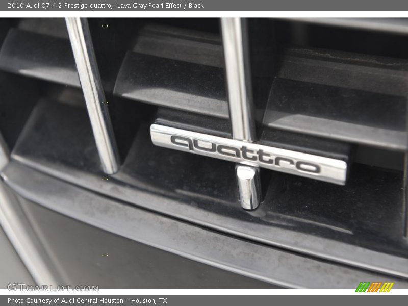  2010 Q7 4.2 Prestige quattro Logo