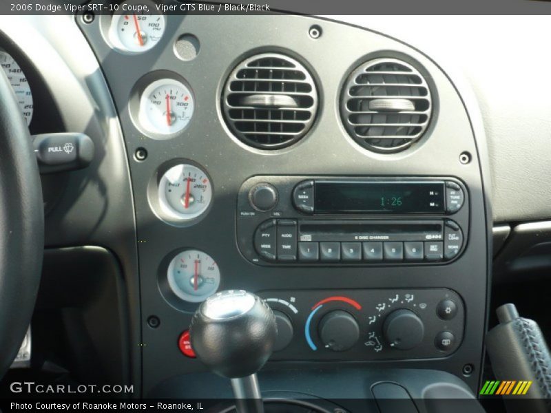 Controls of 2006 Viper SRT-10 Coupe
