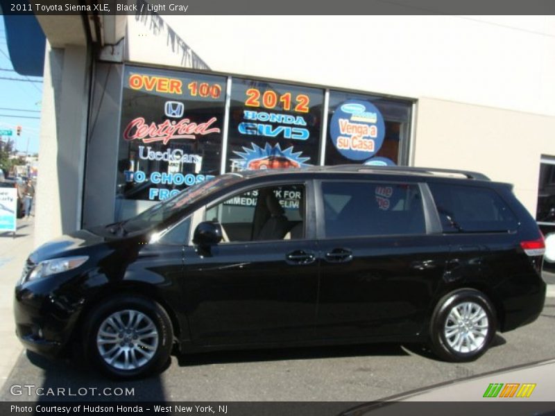 Black / Light Gray 2011 Toyota Sienna XLE