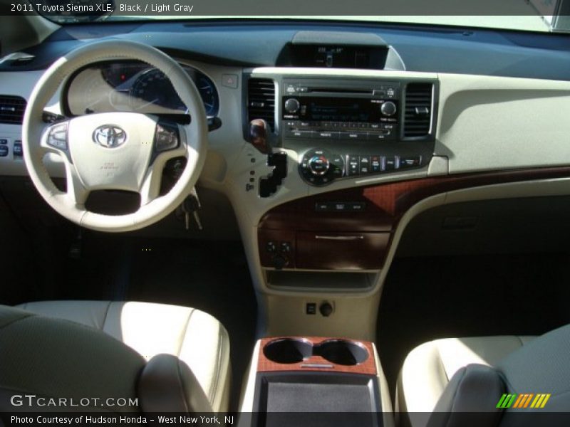Black / Light Gray 2011 Toyota Sienna XLE