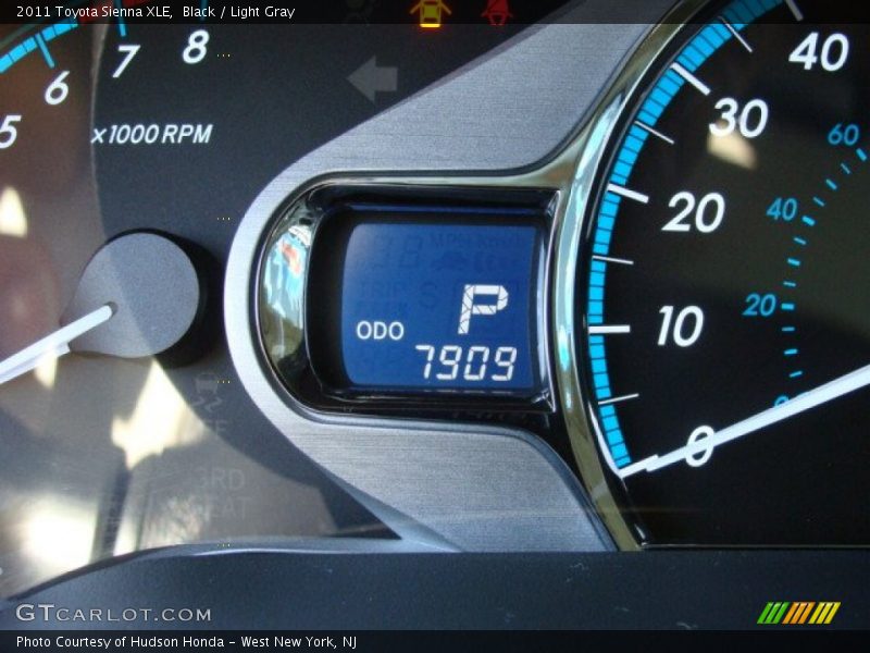 Black / Light Gray 2011 Toyota Sienna XLE