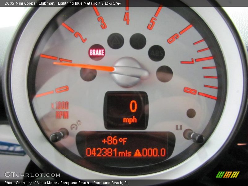 Lightning Blue Metallic / Black/Grey 2009 Mini Cooper Clubman