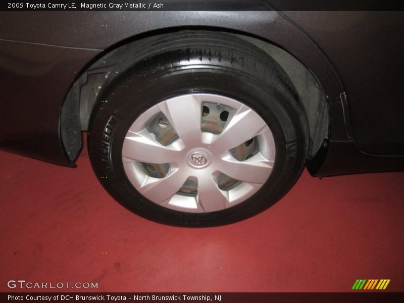 Magnetic Gray Metallic / Ash 2009 Toyota Camry LE