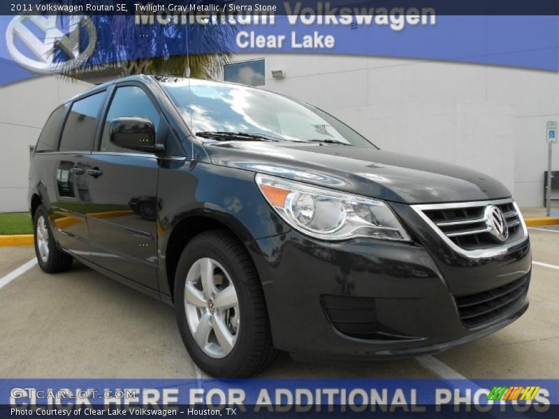 Twilight Gray Metallic / Sierra Stone 2011 Volkswagen Routan SE