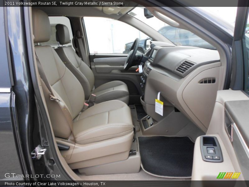 Twilight Gray Metallic / Sierra Stone 2011 Volkswagen Routan SE