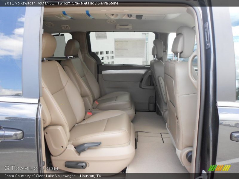 Twilight Gray Metallic / Sierra Stone 2011 Volkswagen Routan SE