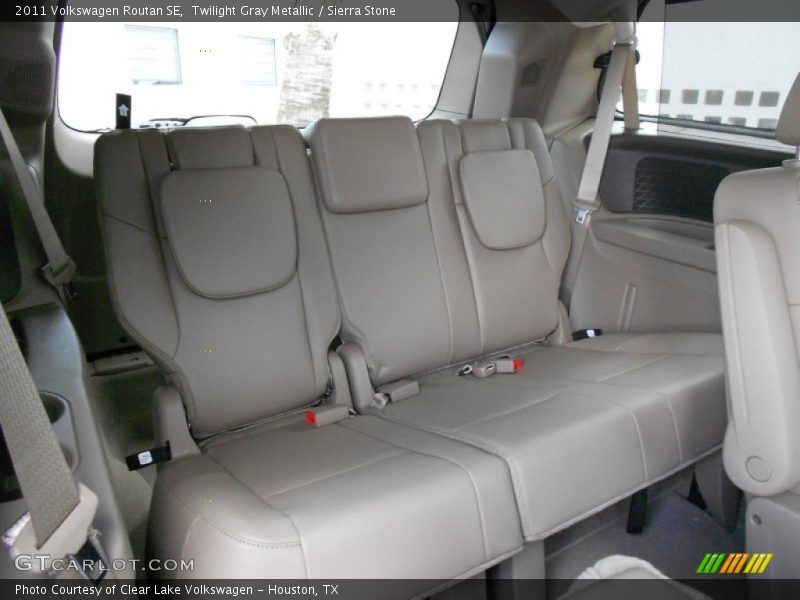 Twilight Gray Metallic / Sierra Stone 2011 Volkswagen Routan SE