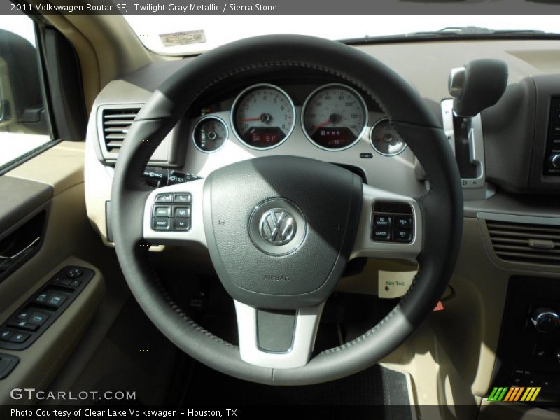 Twilight Gray Metallic / Sierra Stone 2011 Volkswagen Routan SE