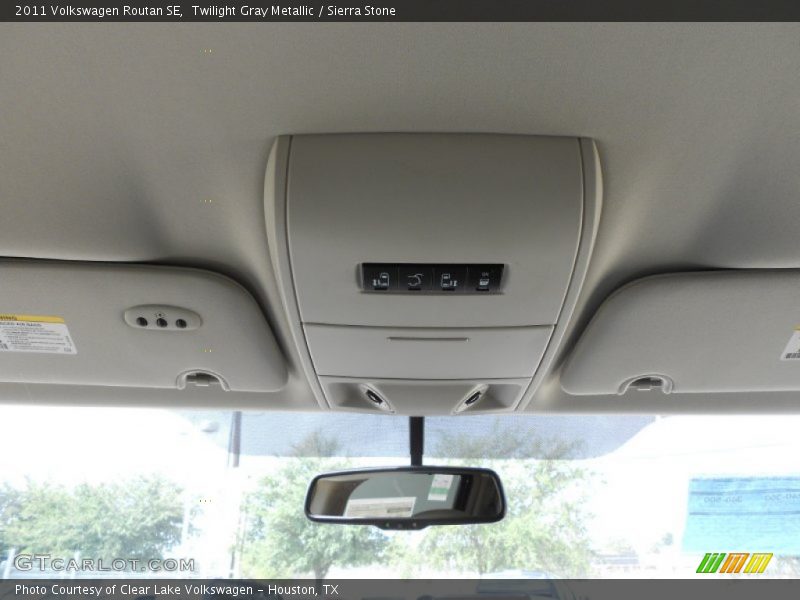 Twilight Gray Metallic / Sierra Stone 2011 Volkswagen Routan SE