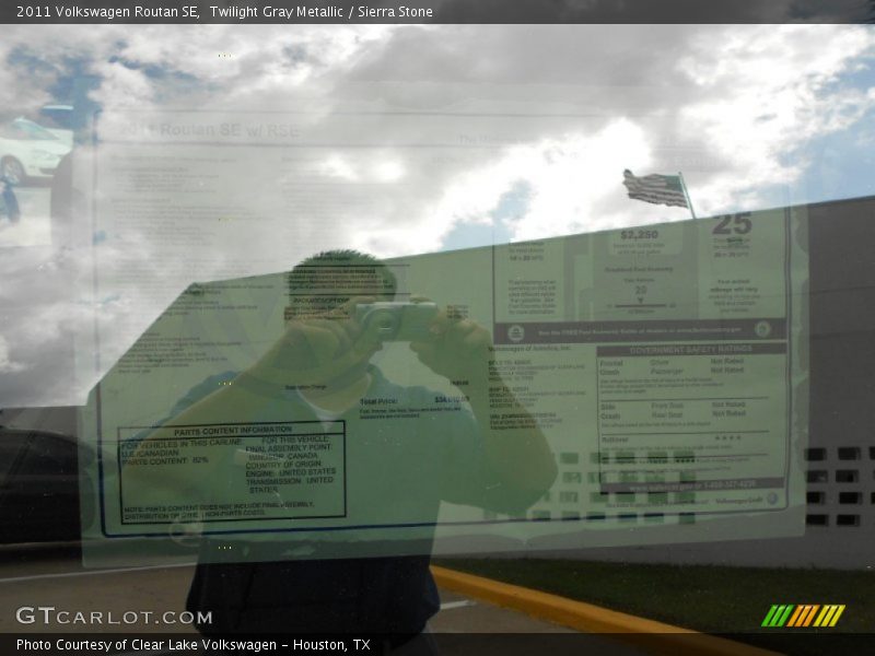 Twilight Gray Metallic / Sierra Stone 2011 Volkswagen Routan SE