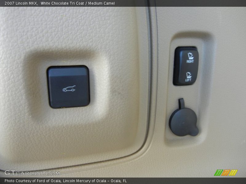 White Chocolate Tri Coat / Medium Camel 2007 Lincoln MKX